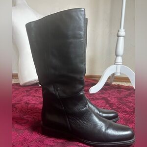 Classic Black Leather Women's Boots 9M